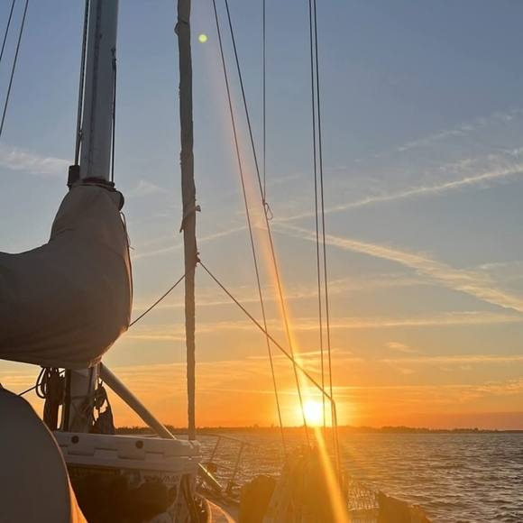 Meet your Posher, Chuck - Picture 3 of 3